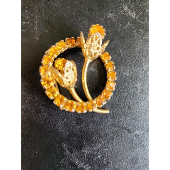 Round Floral Tulip Brooch Surrounded by Yellow Topaz Colour - Picture 9 of 10